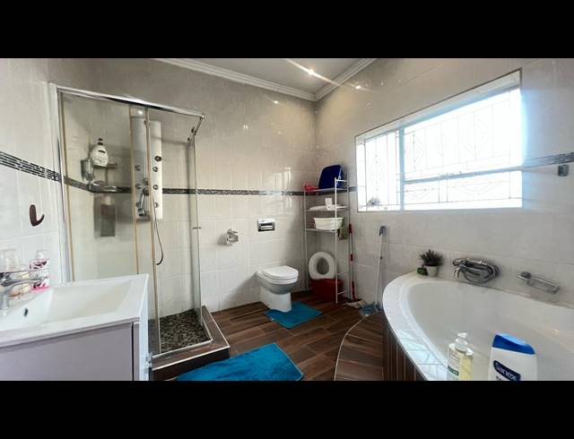 4 BEDROOM HOUSE FOR SALE IN THOHOYANDOU RURAL